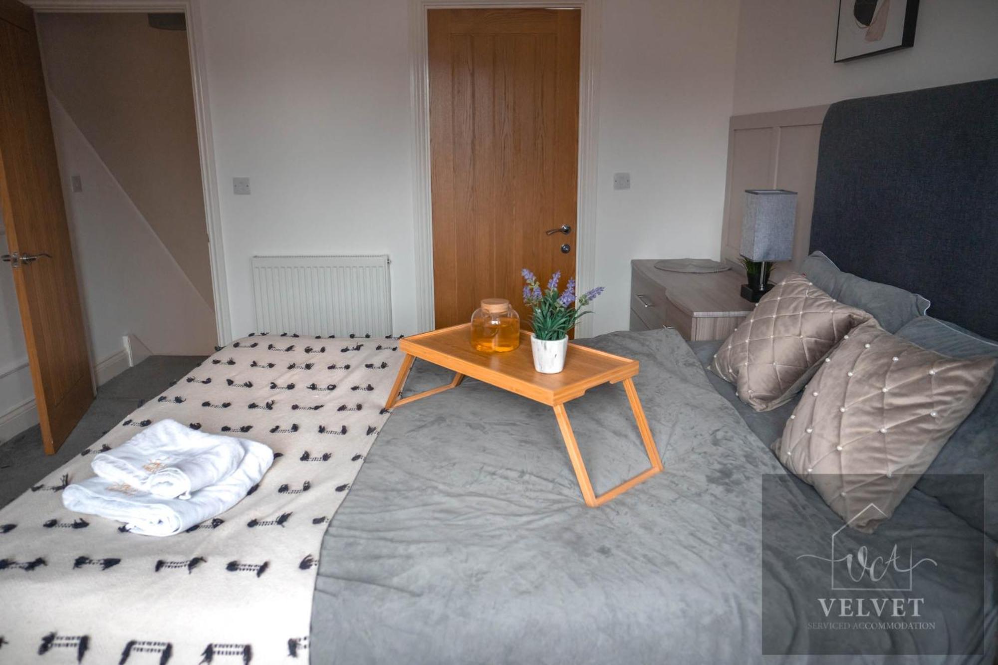 Spacious 1-bedroom With Free Private Parking Swansea