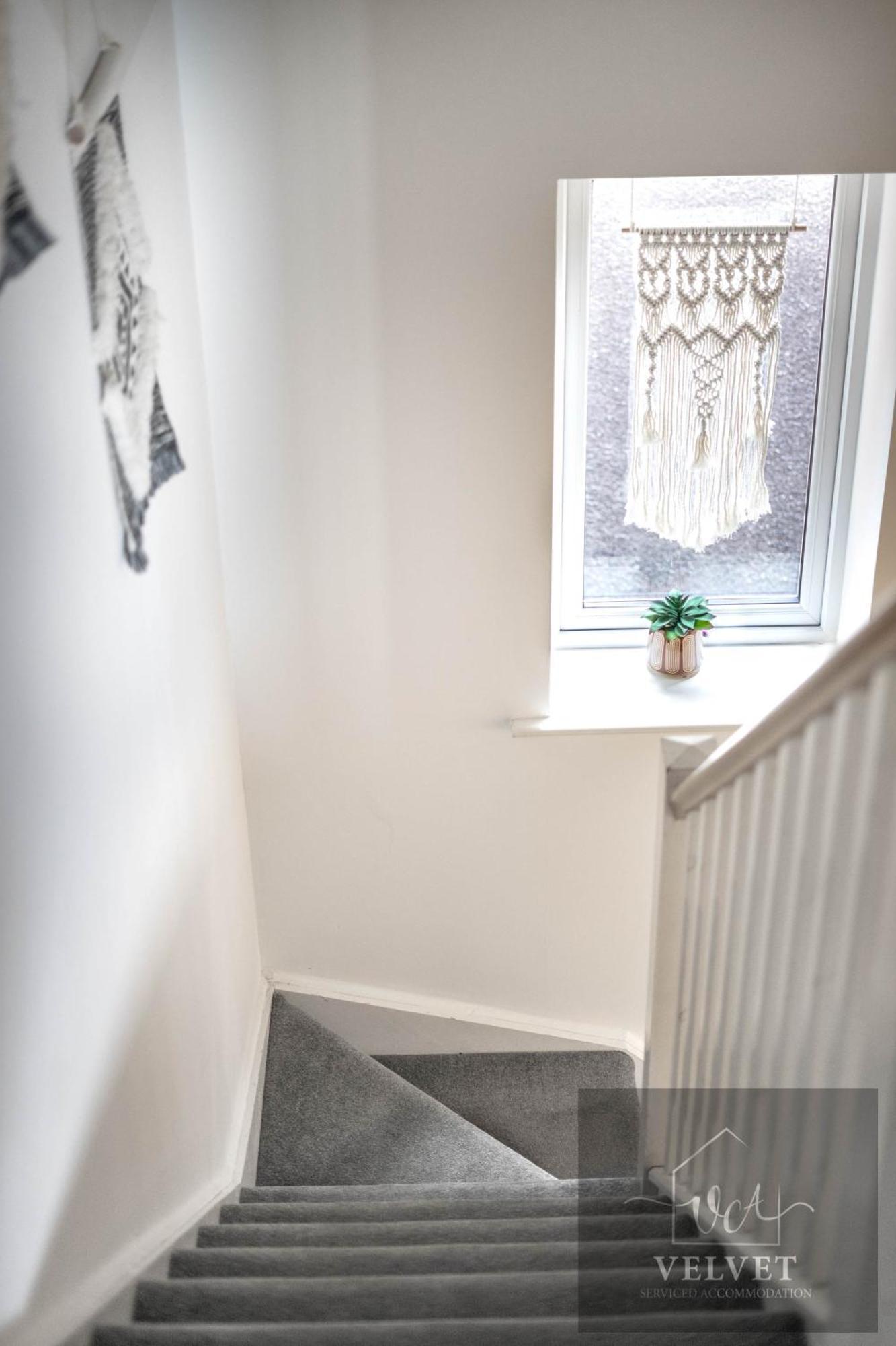 Spacious 1-bedroom With Free Private Parking