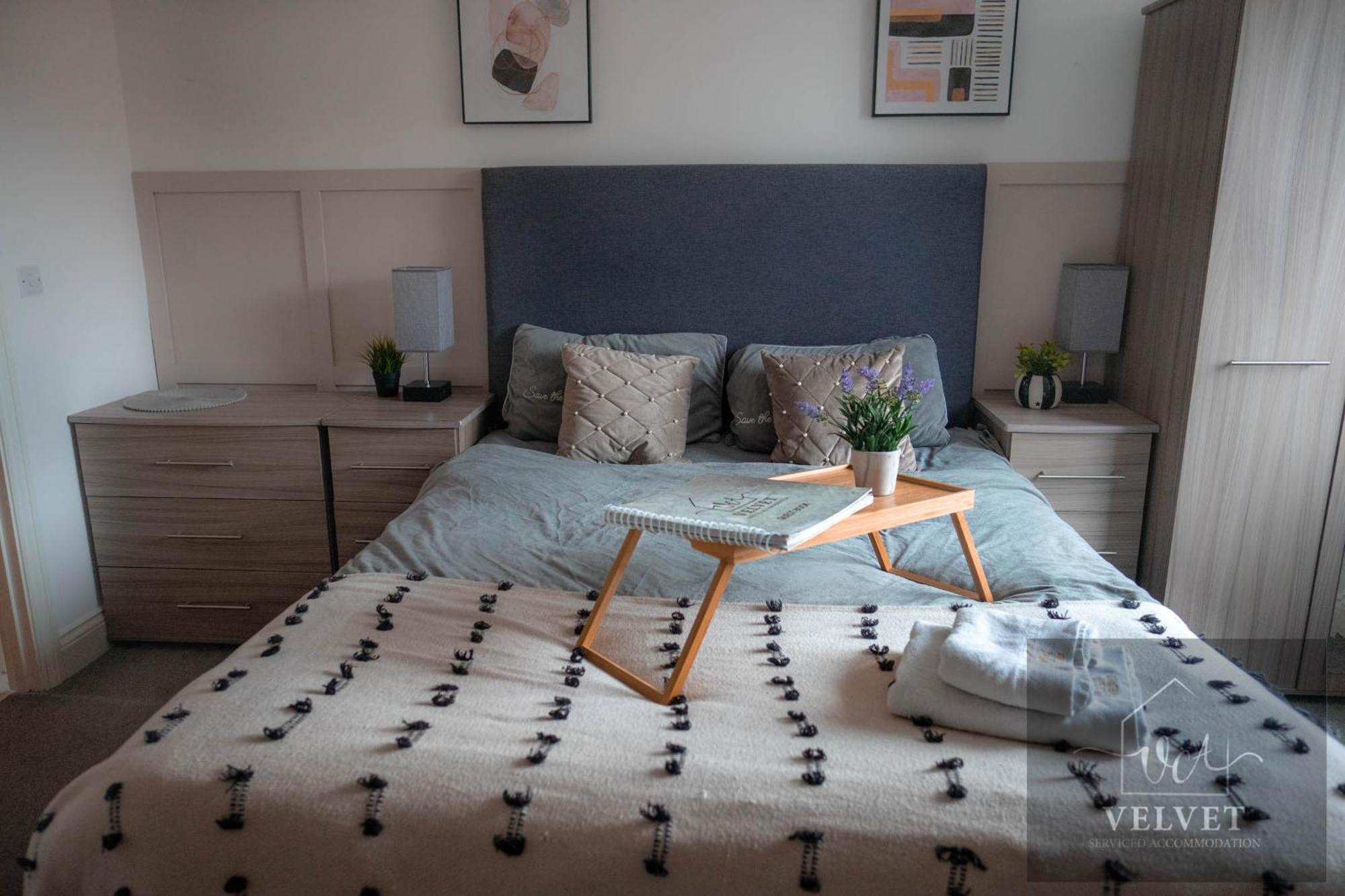Spacious 1-bedroom With Free Private Parking